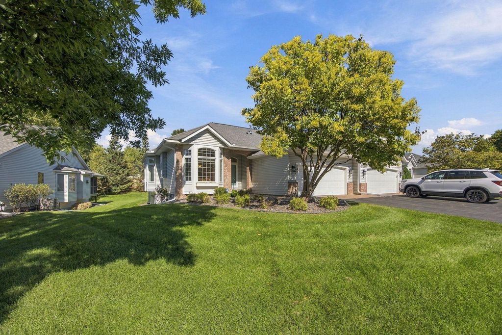 239 Wildflower Court, Vadnais Heights, MN 55127 — photo 2