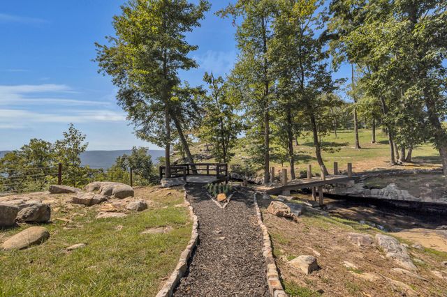 405 Boone Pass, Jasper, TN 37347
