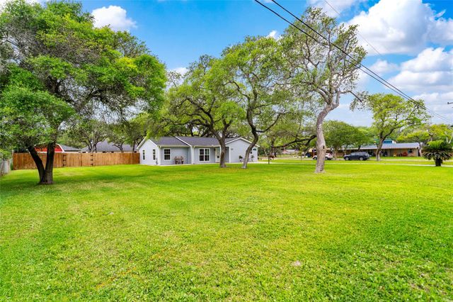 2175 Sixth Street, Ingleside, TX 78362