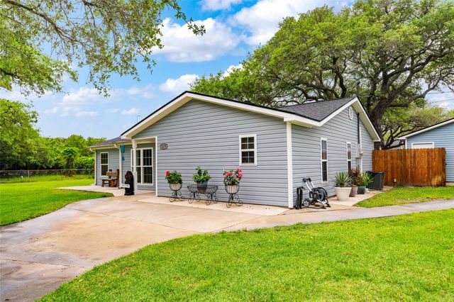 2175 Sixth Street, Ingleside, TX 78362