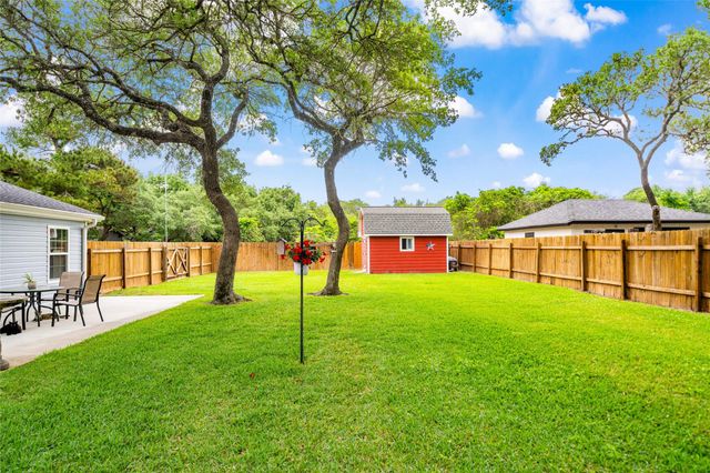 2175 Sixth Street, Ingleside, TX 78362