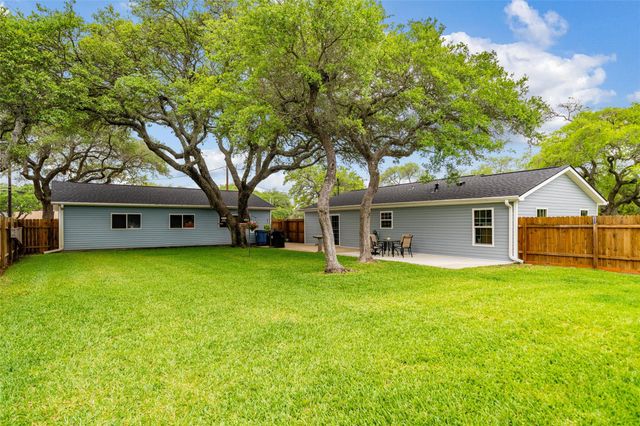2175 Sixth Street, Ingleside, TX 78362