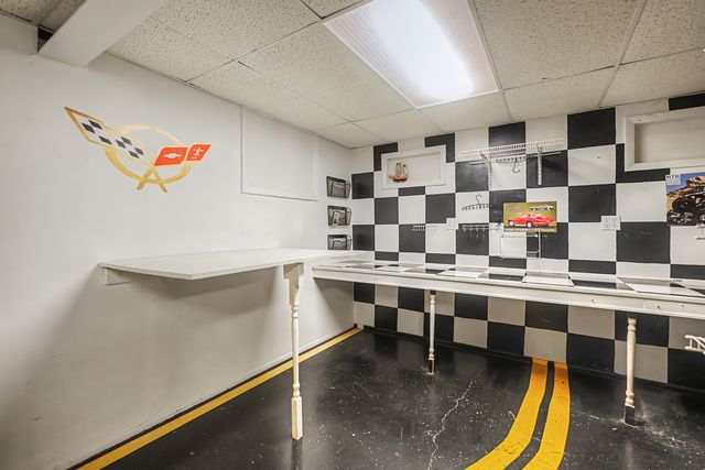 880 Bemis Road, Glen Ellyn, IL 60137