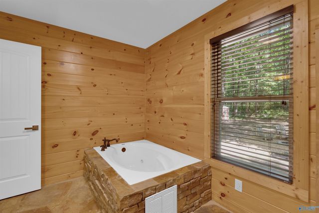 2361 County Road 166, Fort Payne, AL 35967