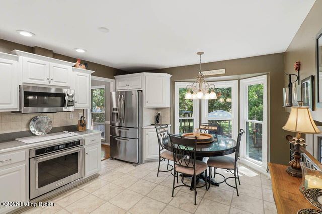10504 Larkhall Ct, Louisville, KY 40223