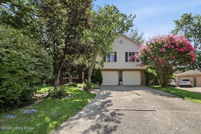 10504 Larkhall Ct, Louisville, KY 40223