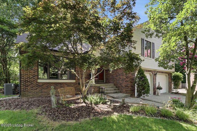 10504 Larkhall Ct, Louisville, KY 40223