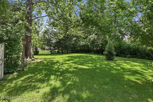 10504 Larkhall Ct, Louisville, KY 40223