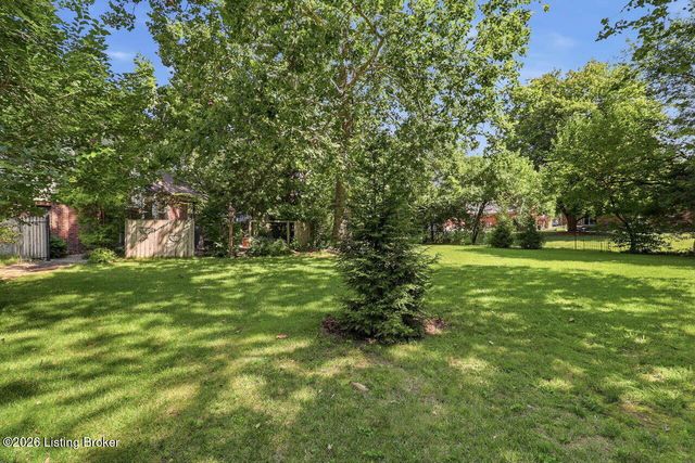 10504 Larkhall Ct, Louisville, KY 40223