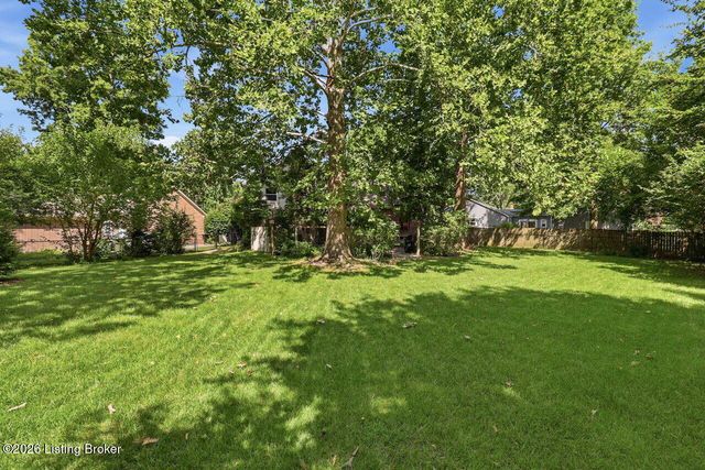 10504 Larkhall Ct, Louisville, KY 40223