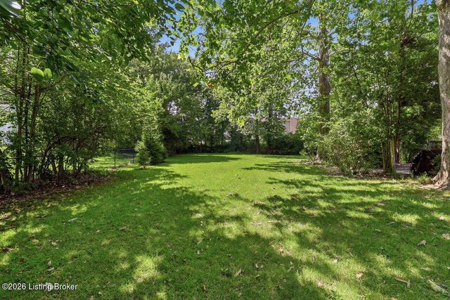 10504 Larkhall Ct, Louisville, KY 40223