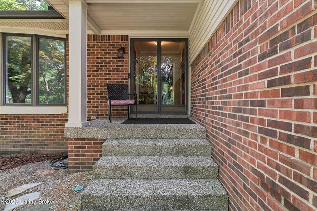 10504 Larkhall Ct, Louisville, KY 40223