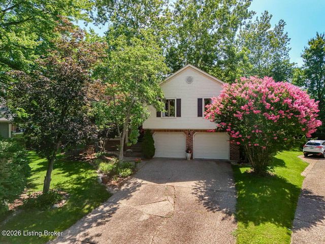 10504 Larkhall Ct, Louisville, KY 40223