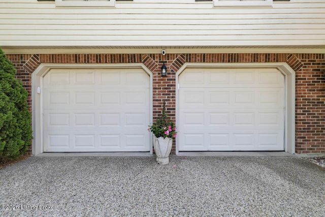 10504 Larkhall Ct, Louisville, KY 40223