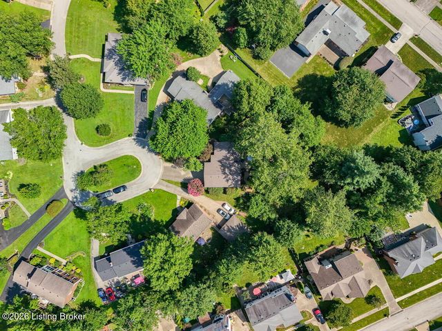 10504 Larkhall Ct, Louisville, KY 40223