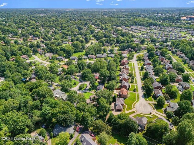 10504 Larkhall Ct, Louisville, KY 40223