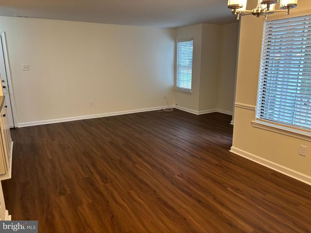 407 DIAMOND DR, Newtown, PA 18940