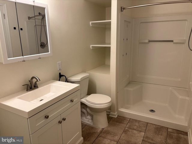 407 DIAMOND DR, Newtown, PA 18940