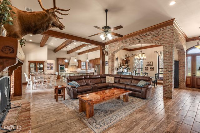 186 Hallmark Drive, Stonewall, LA 71078