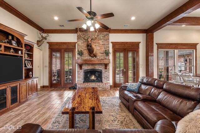186 Hallmark Drive, Stonewall, LA 71078