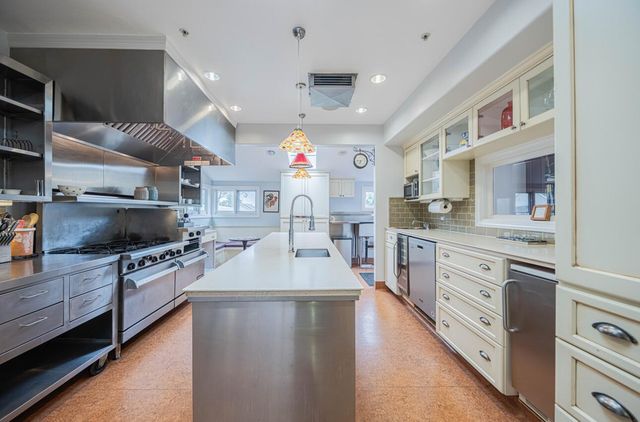 157 15th Street, Pacific Grove, CA 93950