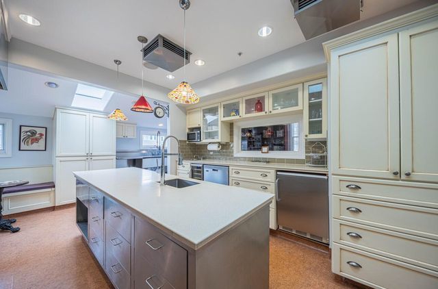 157 15th Street, Pacific Grove, CA 93950