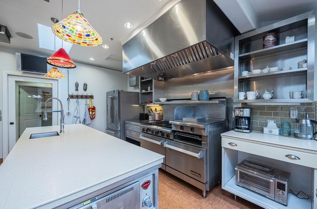 157 15th Street, Pacific Grove, CA 93950