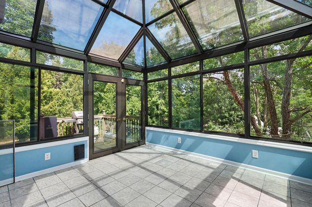 1530 Edgewood Avenue Se, East Grand Rapids, MI 49506