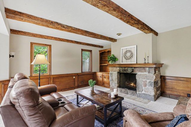 1530 Edgewood Avenue Se, East Grand Rapids, MI 49506