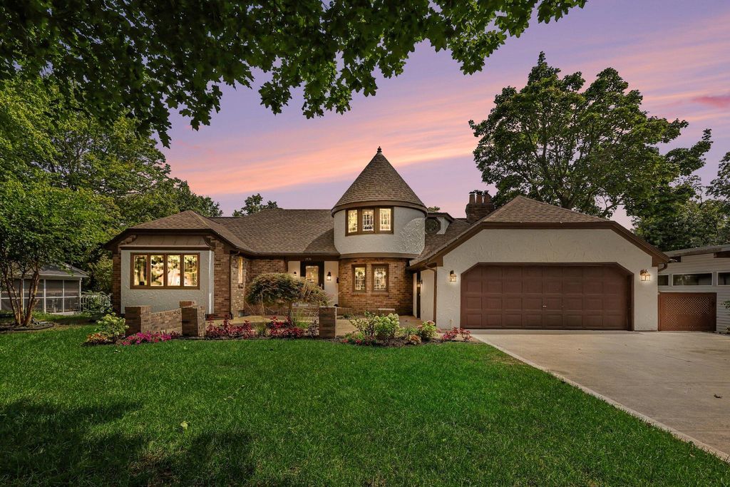 1530 Edgewood Avenue Se, East Grand Rapids, MI 49506