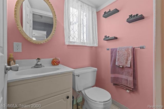 39234 Gloucester Street, Westland, MI 48186