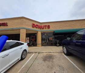 2646 William D Tate Avenue, Grapevine, TX 76051