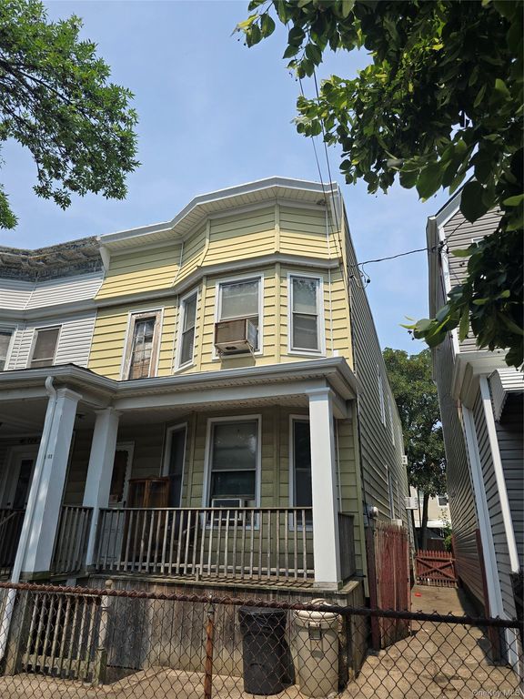10441 92nd Avenue, Richmond Hill, NY 11418 — exterior