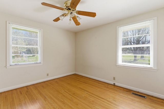 547 McMurray Dr, Nashville, TN 37211