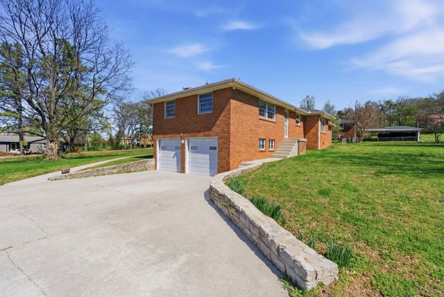 547 McMurray Dr, Nashville, TN 37211