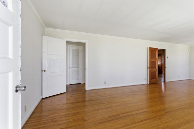 547 McMurray Dr, Nashville, TN 37211