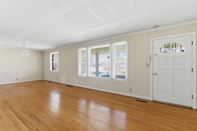 547 McMurray Dr, Nashville, TN 37211