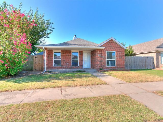 1402 SW 23rd Street, Moore, OK 73170