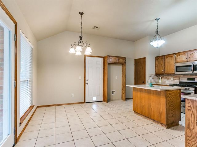 1402 SW 23rd Street, Moore, OK 73170