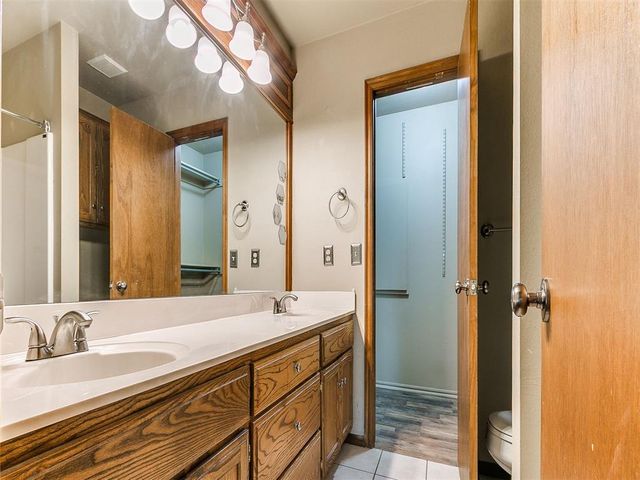 1402 SW 23rd Street, Moore, OK 73170