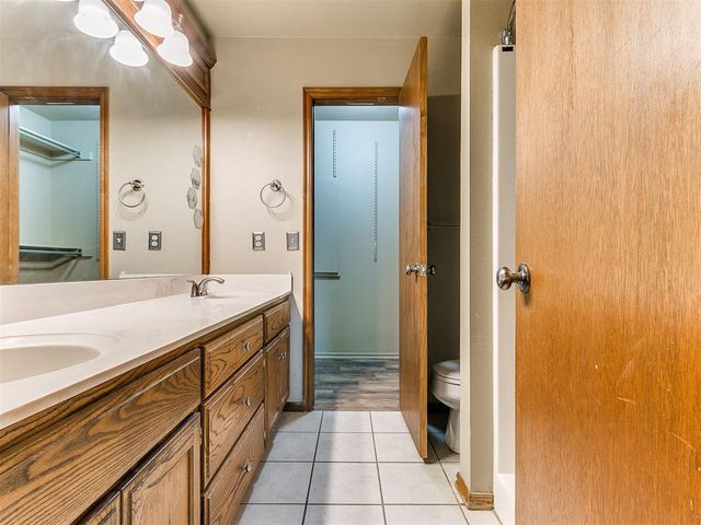1402 SW 23rd Street, Moore, OK 73170