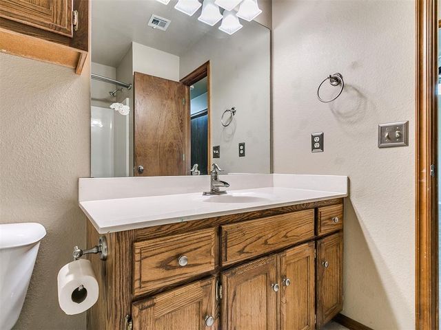 1402 SW 23rd Street, Moore, OK 73170