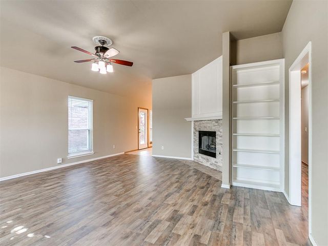 1402 SW 23rd Street, Moore, OK 73170