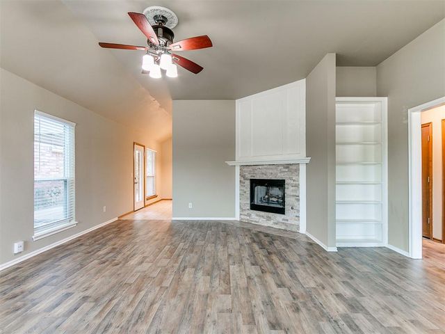 1402 SW 23rd Street, Moore, OK 73170