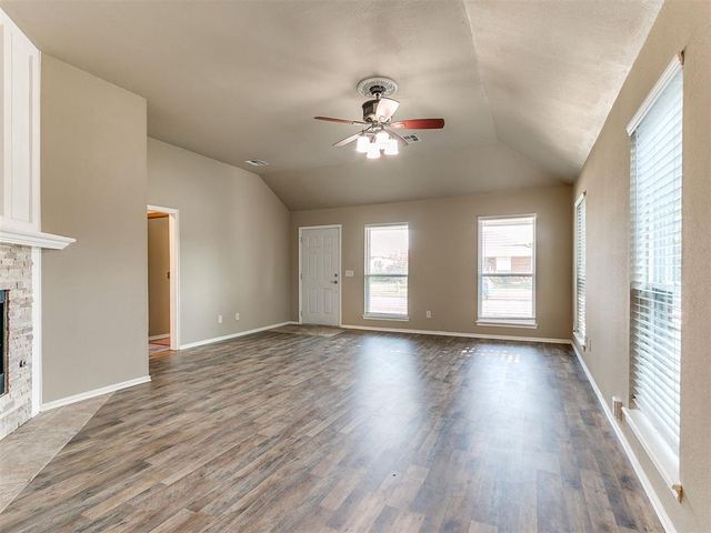 1402 SW 23rd Street, Moore, OK 73170