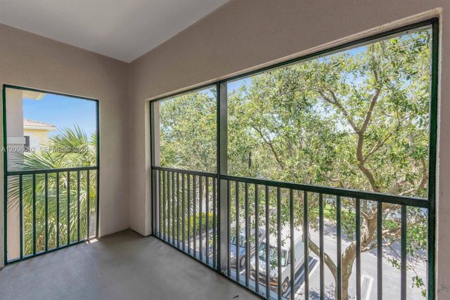 3021 Alcazar Place 305, Palm Beach Gardens, FL 33410