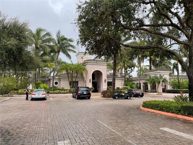 3021 Alcazar Place 305, Palm Beach Gardens, FL 33410