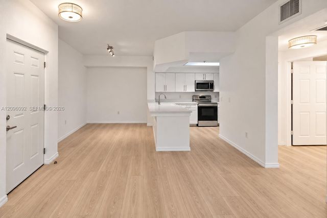 3021 Alcazar Place 305, Palm Beach Gardens, FL 33410