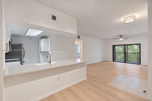 3021 Alcazar Place 305, Palm Beach Gardens, FL 33410