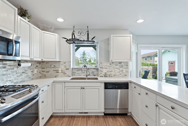 2412 16th Street, Anacortes, WA 98221